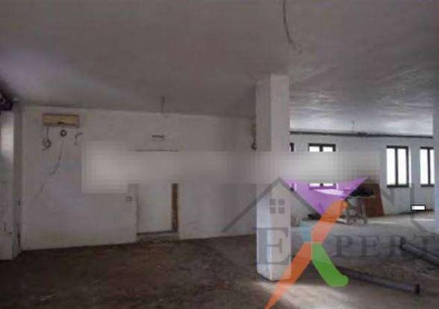 ufficio in vendita a Turi