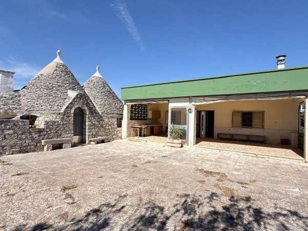 casa indipendente in vendita a Turi