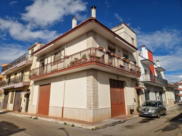 casa indipendente in vendita a Turi