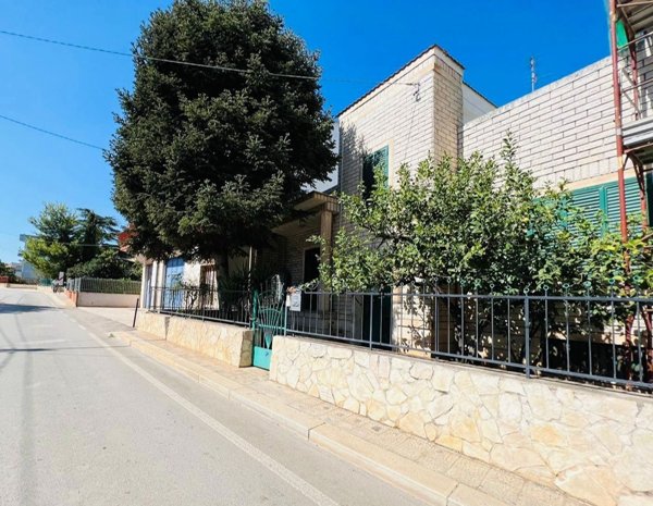 casa indipendente in vendita a Turi