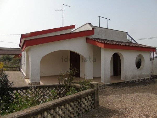 casa indipendente in vendita a Turi