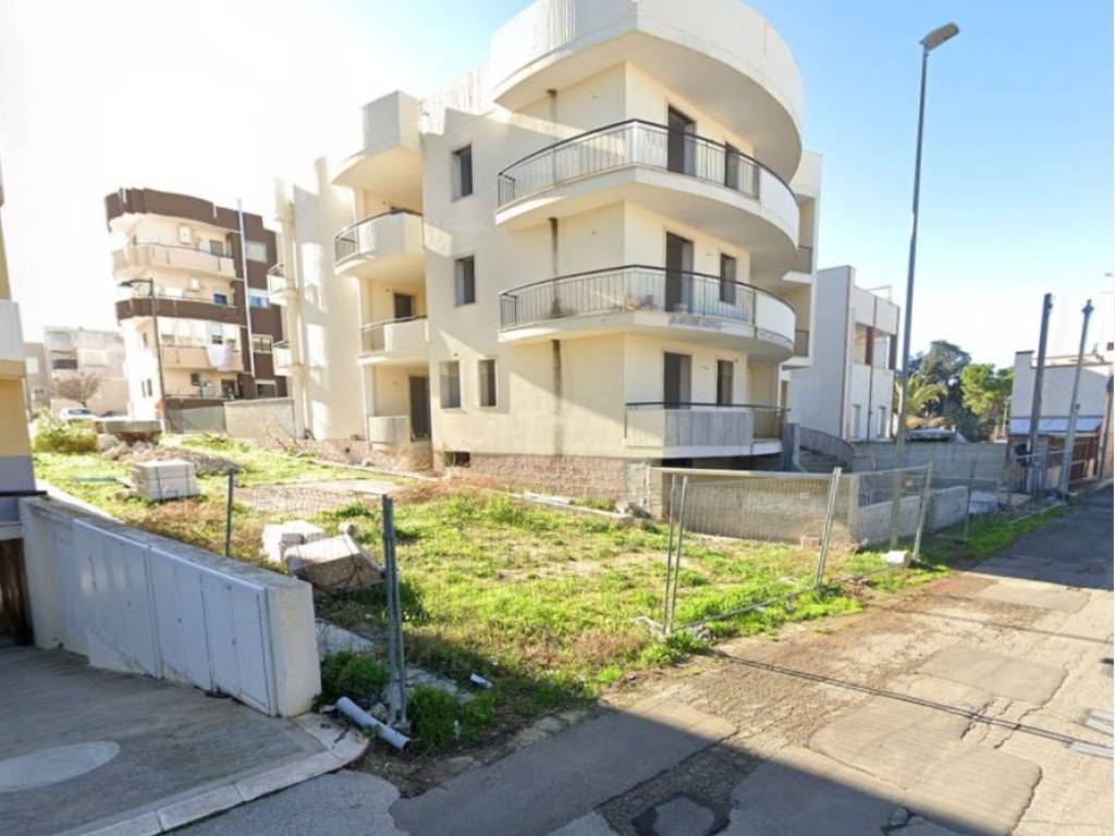 intera palazzina in vendita a Turi