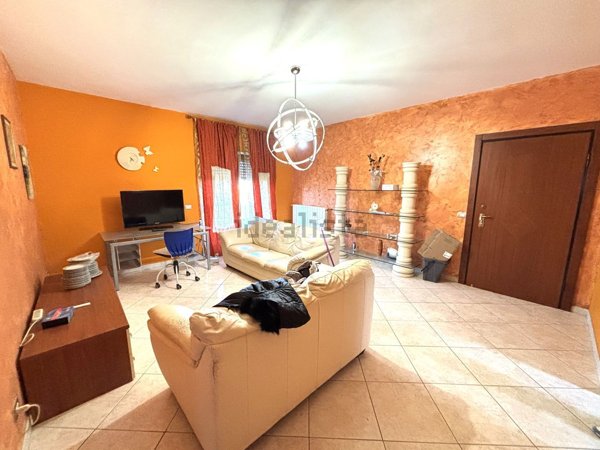 appartamento in vendita a Turi