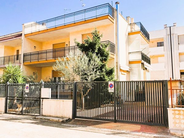 casa indipendente in vendita a Turi