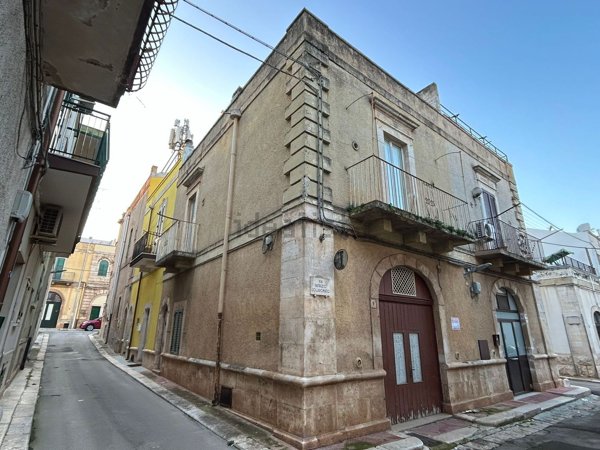 casa indipendente in vendita a Turi
