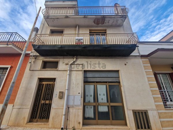 casa indipendente in vendita a Turi