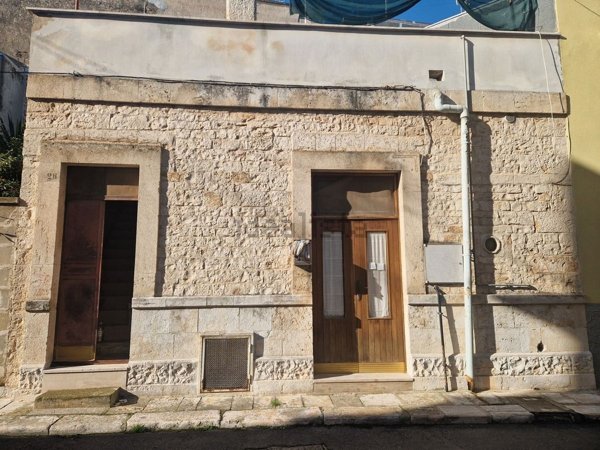 casa indipendente in vendita a Turi