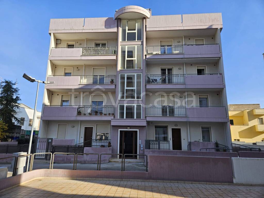 appartamento in vendita a Turi