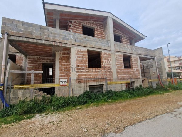 appartamento in vendita a Turi