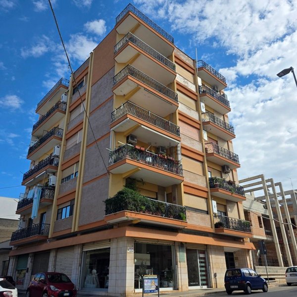appartamento in vendita a Turi