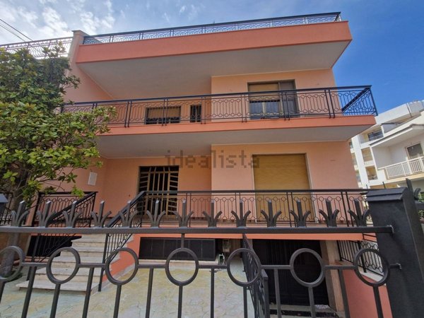 casa indipendente in vendita a Turi