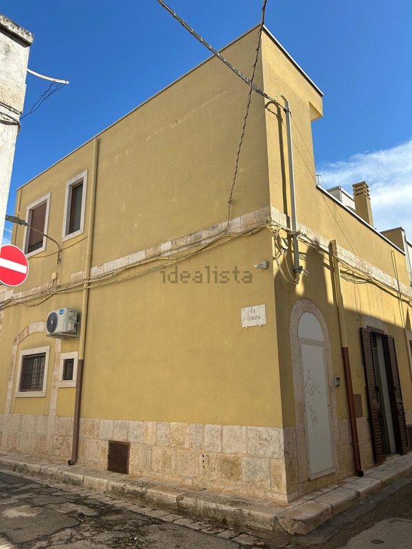casa indipendente in vendita a Turi
