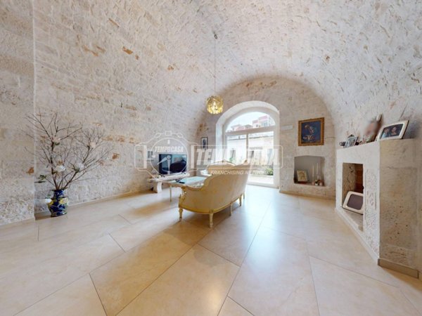 casa indipendente in vendita a Turi