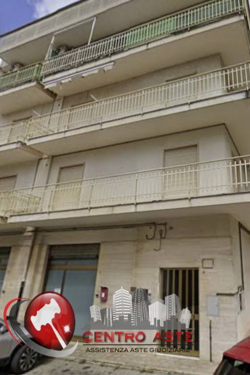 appartamento in vendita a Turi