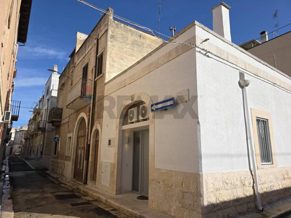 casa indipendente in vendita a Turi