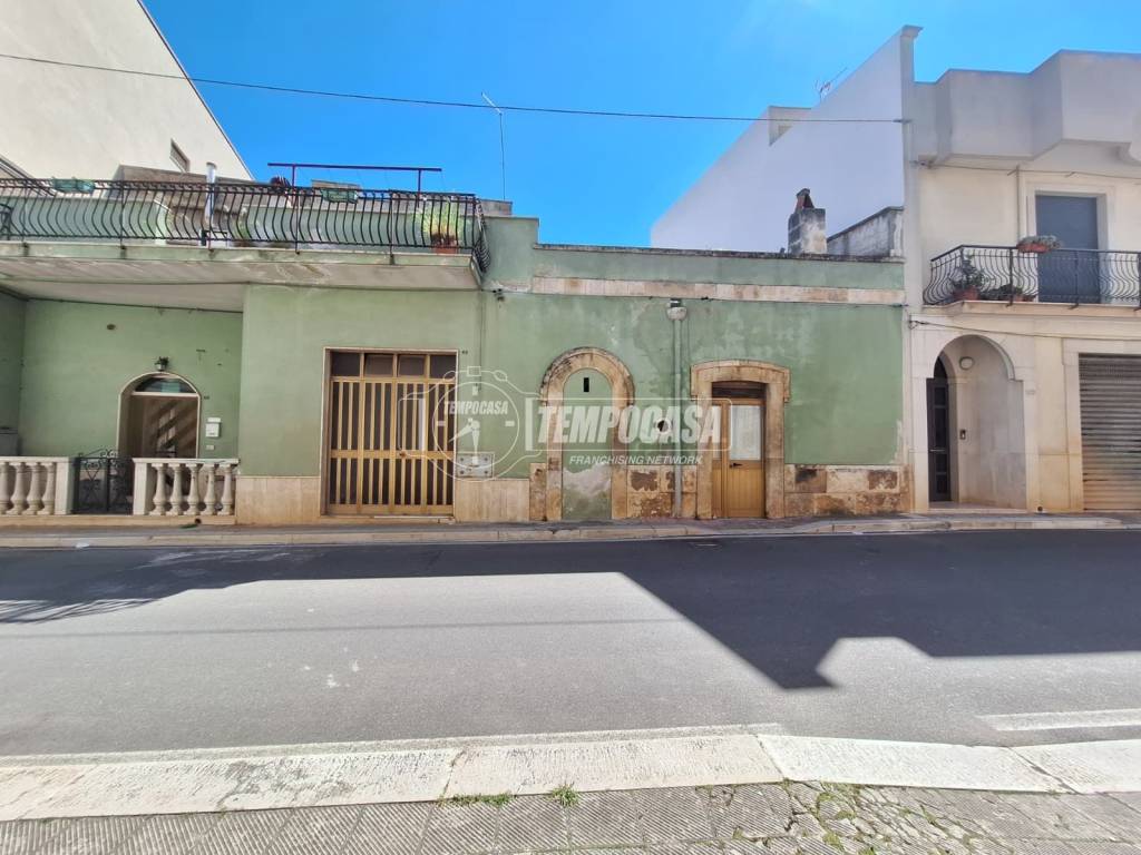 casa indipendente in vendita a Turi