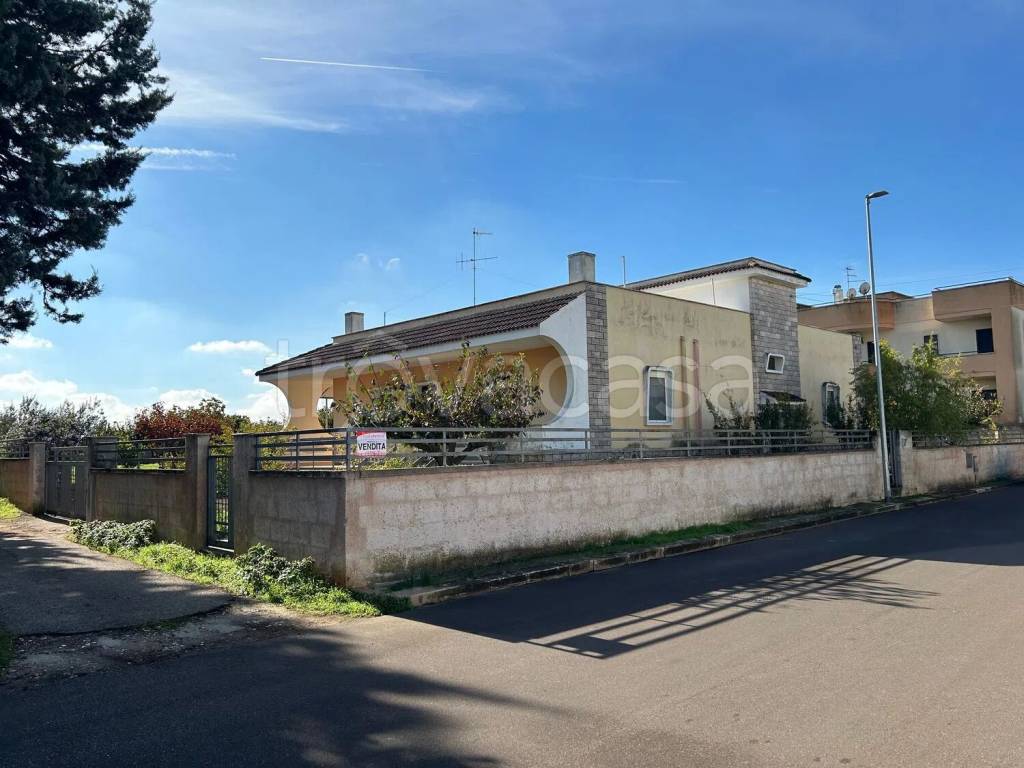 casa indipendente in vendita a Turi