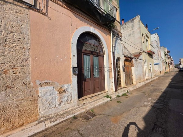 casa indipendente in vendita a Turi