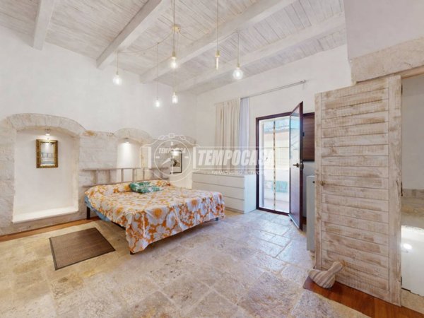 casa indipendente in vendita a Turi