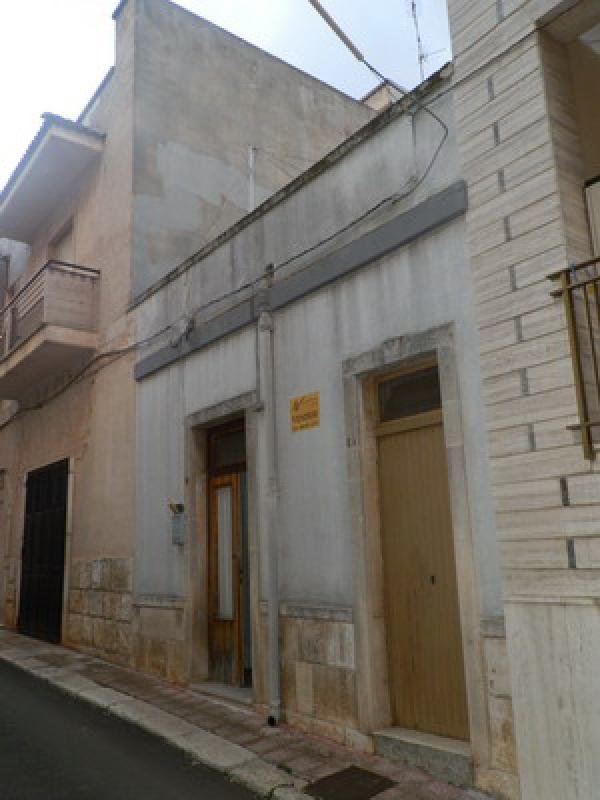 casa indipendente in vendita a Turi