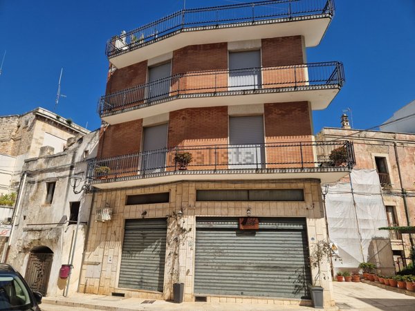 casa indipendente in vendita a Turi