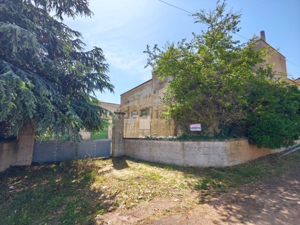 casa indipendente in vendita a Turi