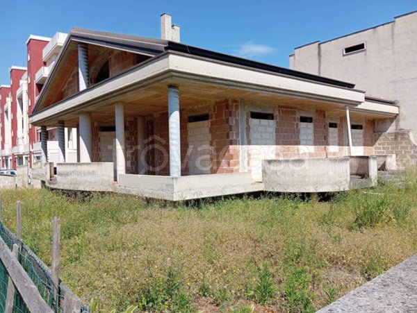 casa indipendente in vendita a Turi