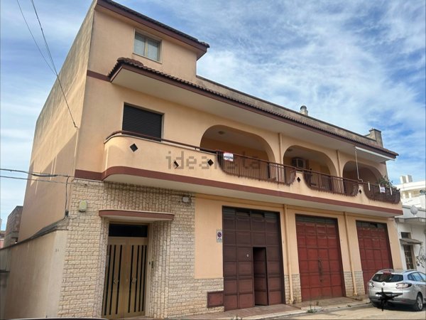 casa indipendente in vendita a Turi