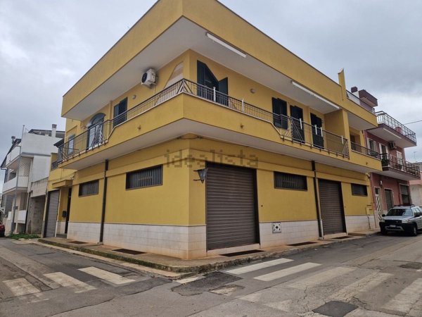 casa indipendente in vendita a Turi
