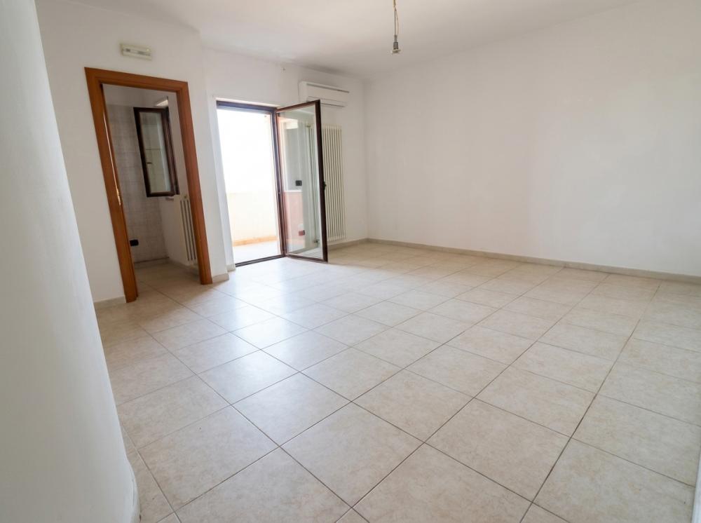 appartamento in vendita a Turi