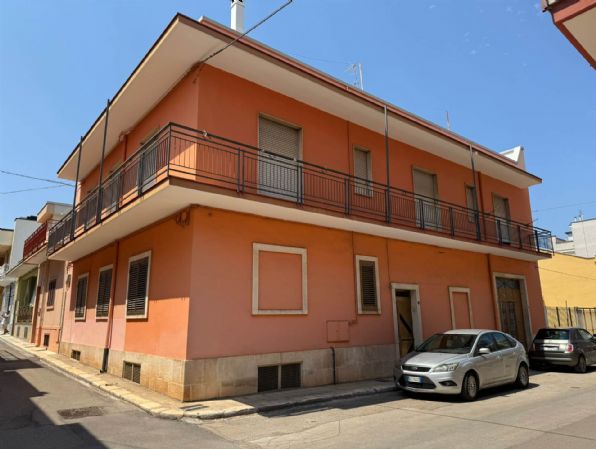 appartamento in vendita a Turi