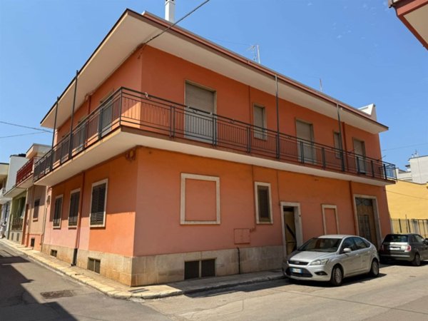 appartamento in vendita a Turi