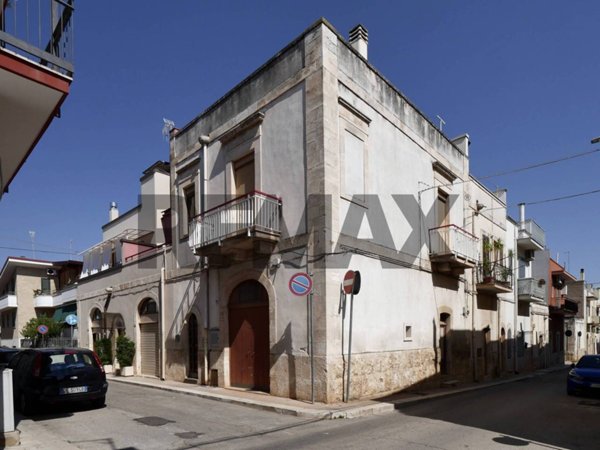 casa indipendente in vendita a Turi