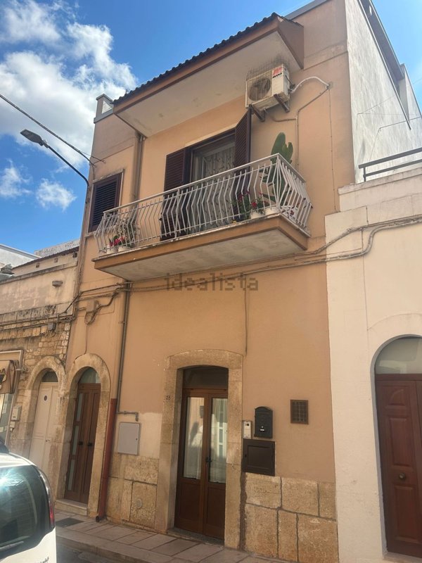 casa indipendente in vendita a Turi