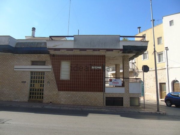 casa indipendente in vendita a Turi