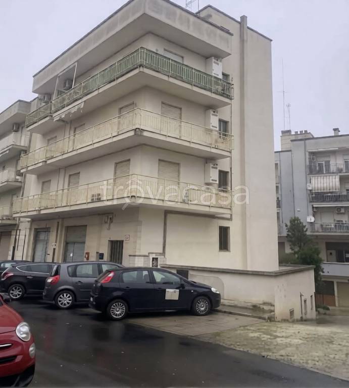 appartamento in vendita a Turi