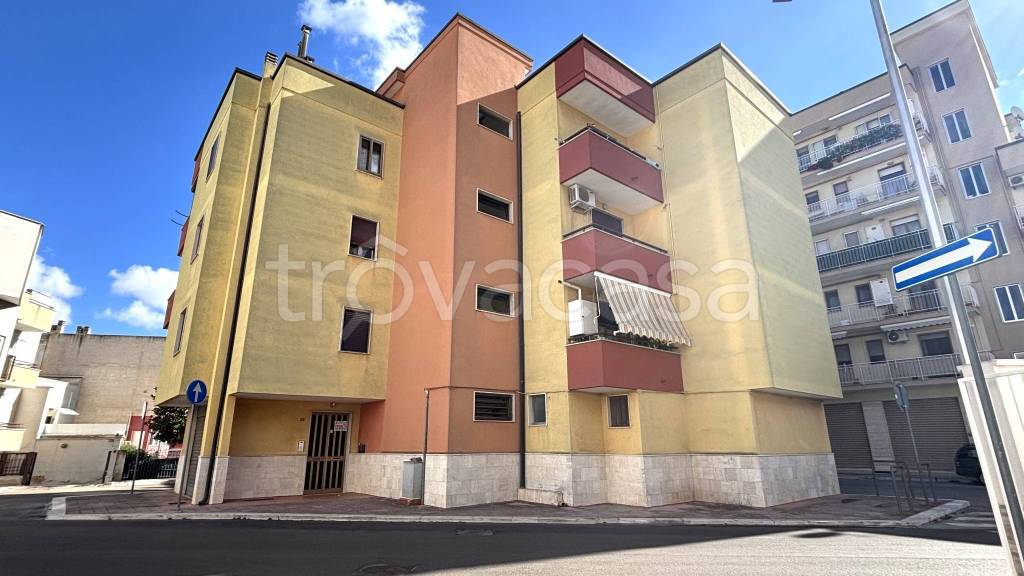 appartamento in vendita a Turi