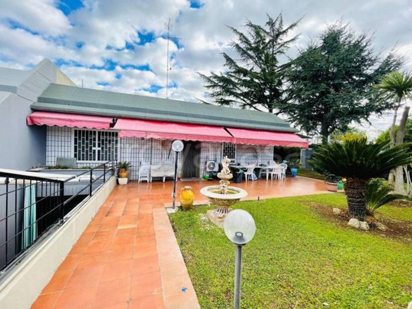 casa indipendente in vendita a Valenzano