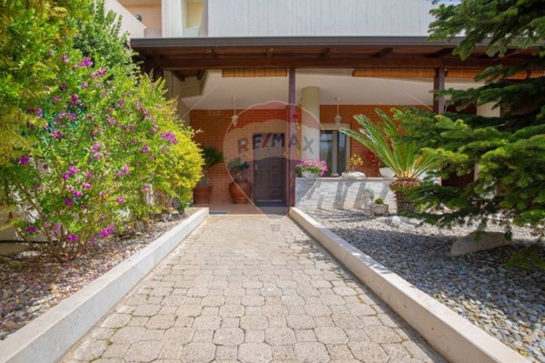 casa indipendente in vendita a Valenzano