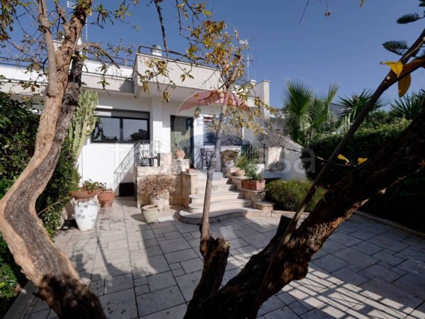 casa indipendente in vendita a Valenzano