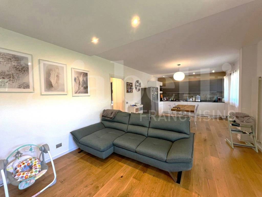 casa indipendente in vendita a Valenzano