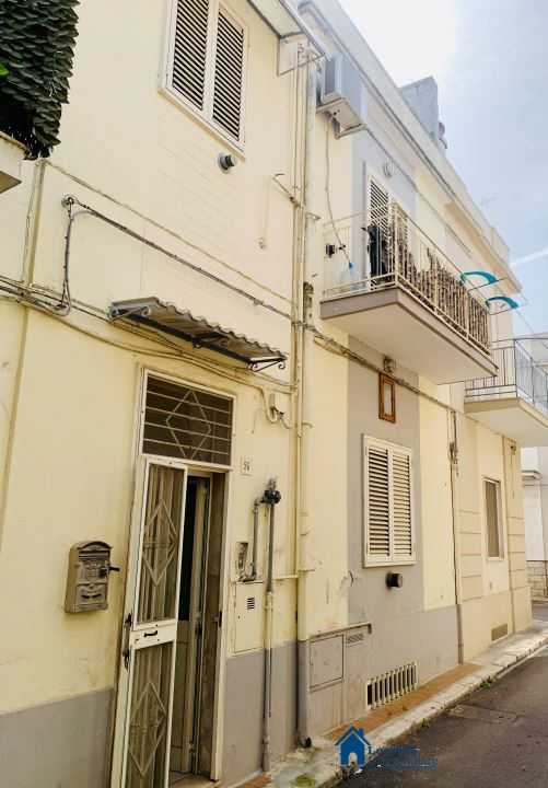 casa indipendente in vendita a Valenzano