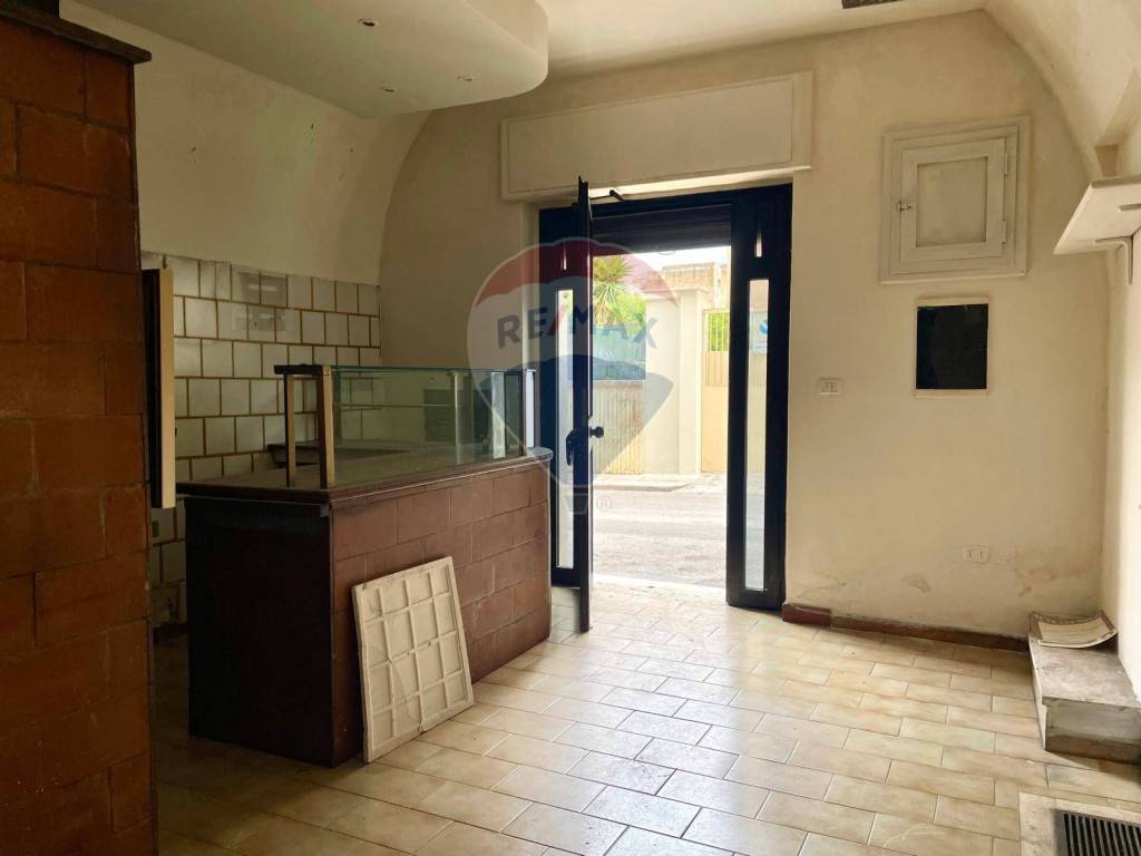 negozio in vendita a Valenzano