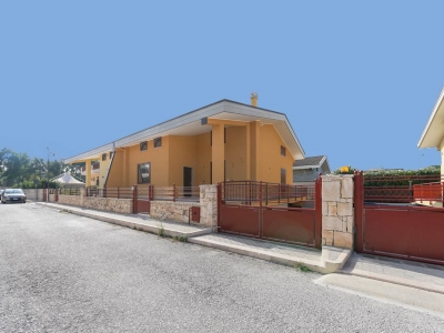 casa indipendente in vendita a Valenzano