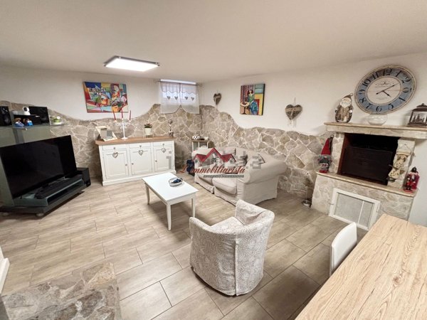 casa indipendente in vendita a Valenzano