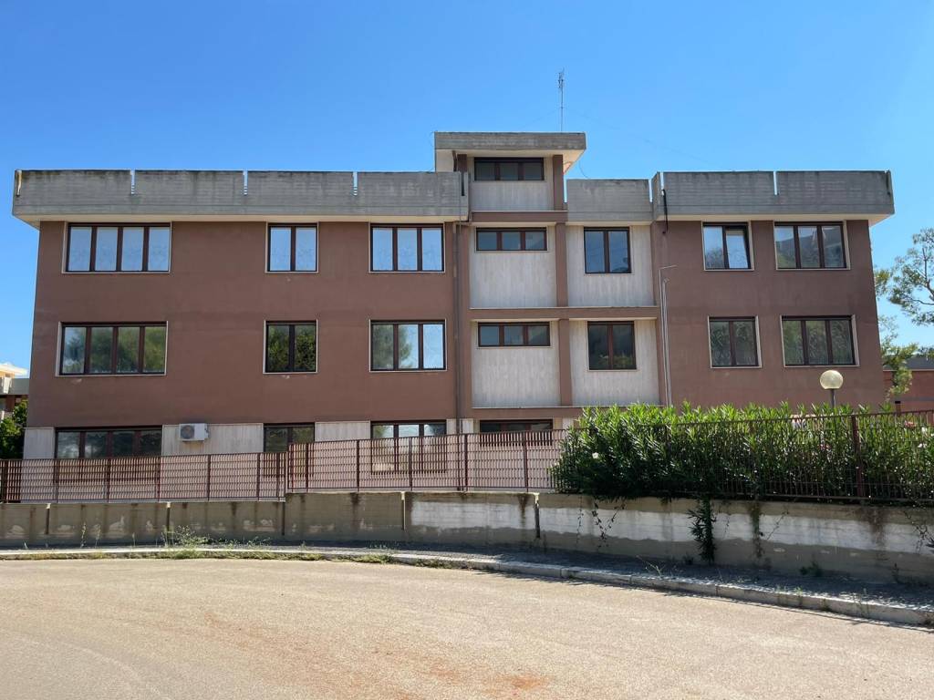 intera palazzina in vendita a Valenzano