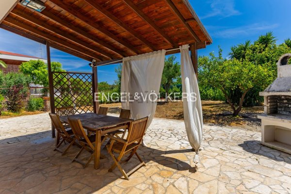casa indipendente in vendita a Valenzano