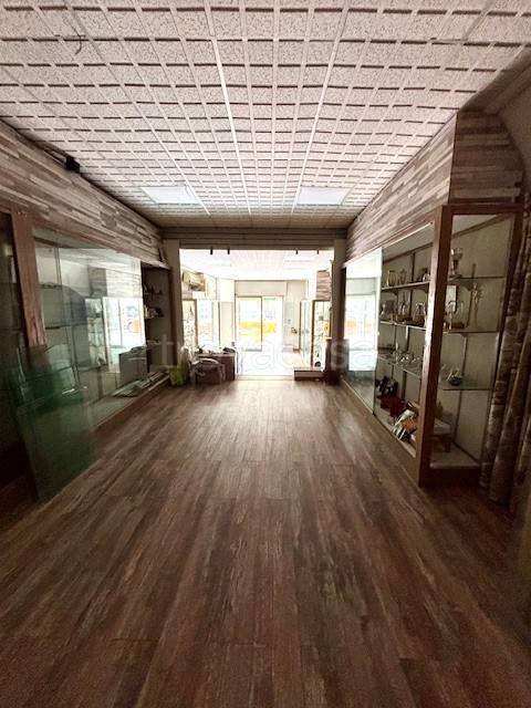 negozio in vendita a Valenzano