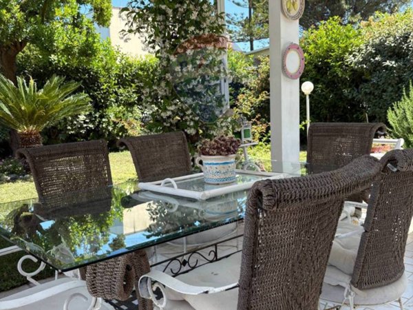 casa indipendente in vendita a Valenzano