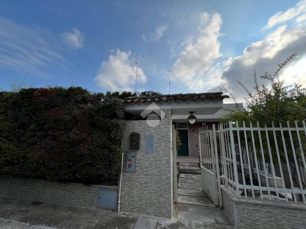 casa indipendente in vendita a Valenzano